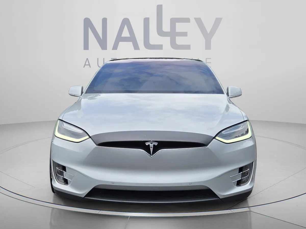 2016 Tesla Model X 70D thumbnail 7