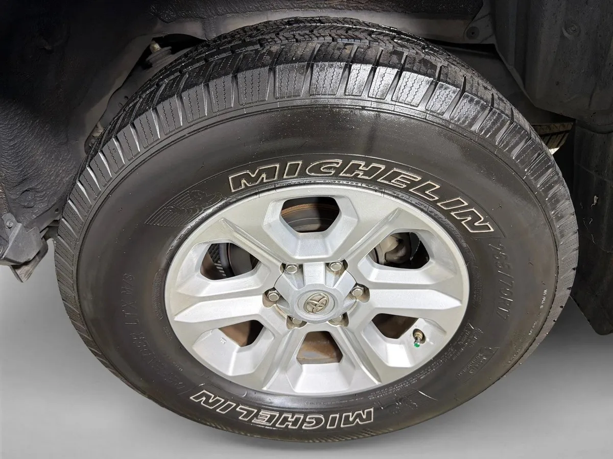 2016 Toyota 4Runner SR5 thumbnail 20