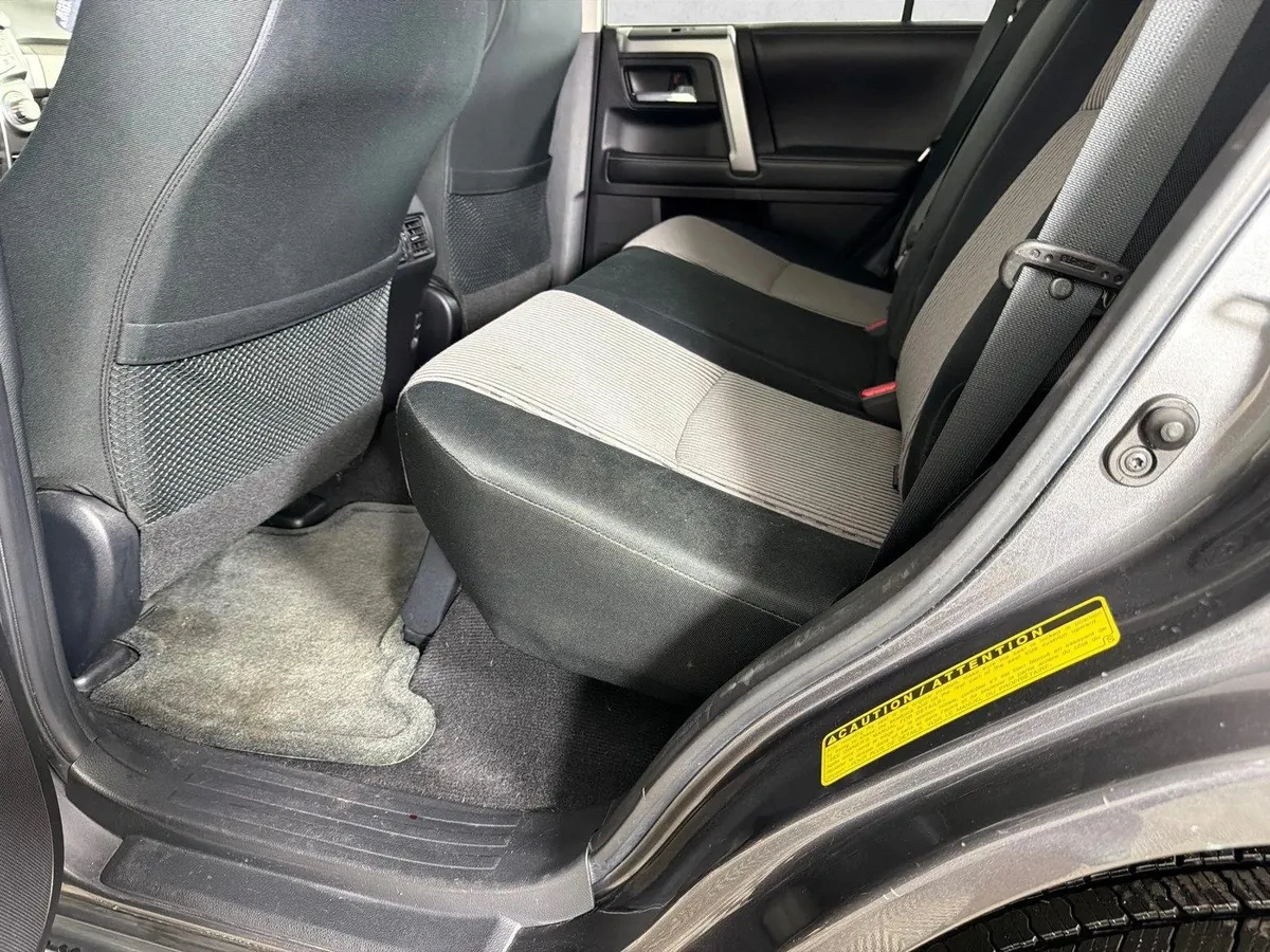 2016 Toyota 4Runner SR5 thumbnail 21