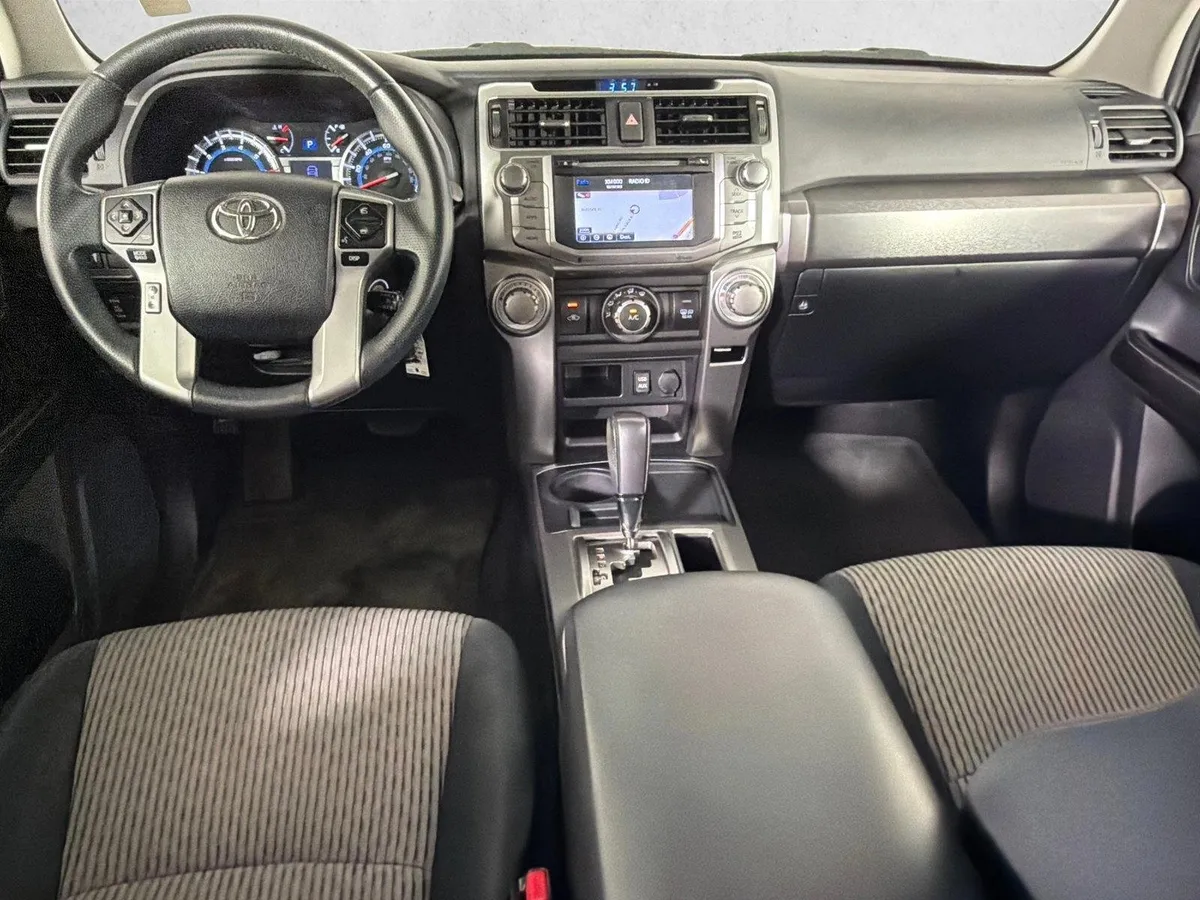 2016 Toyota 4Runner SR5 thumbnail 23