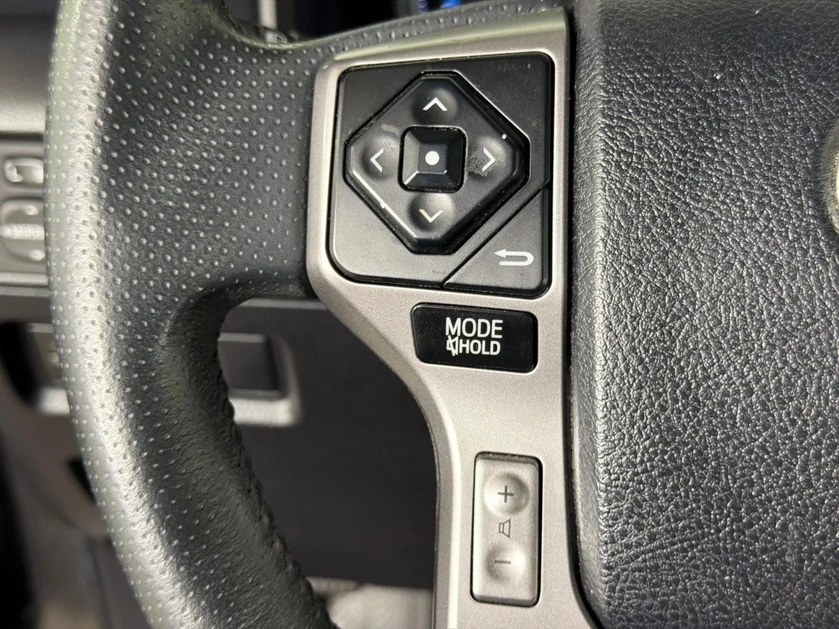 2016 Toyota 4Runner SR5 thumbnail 25