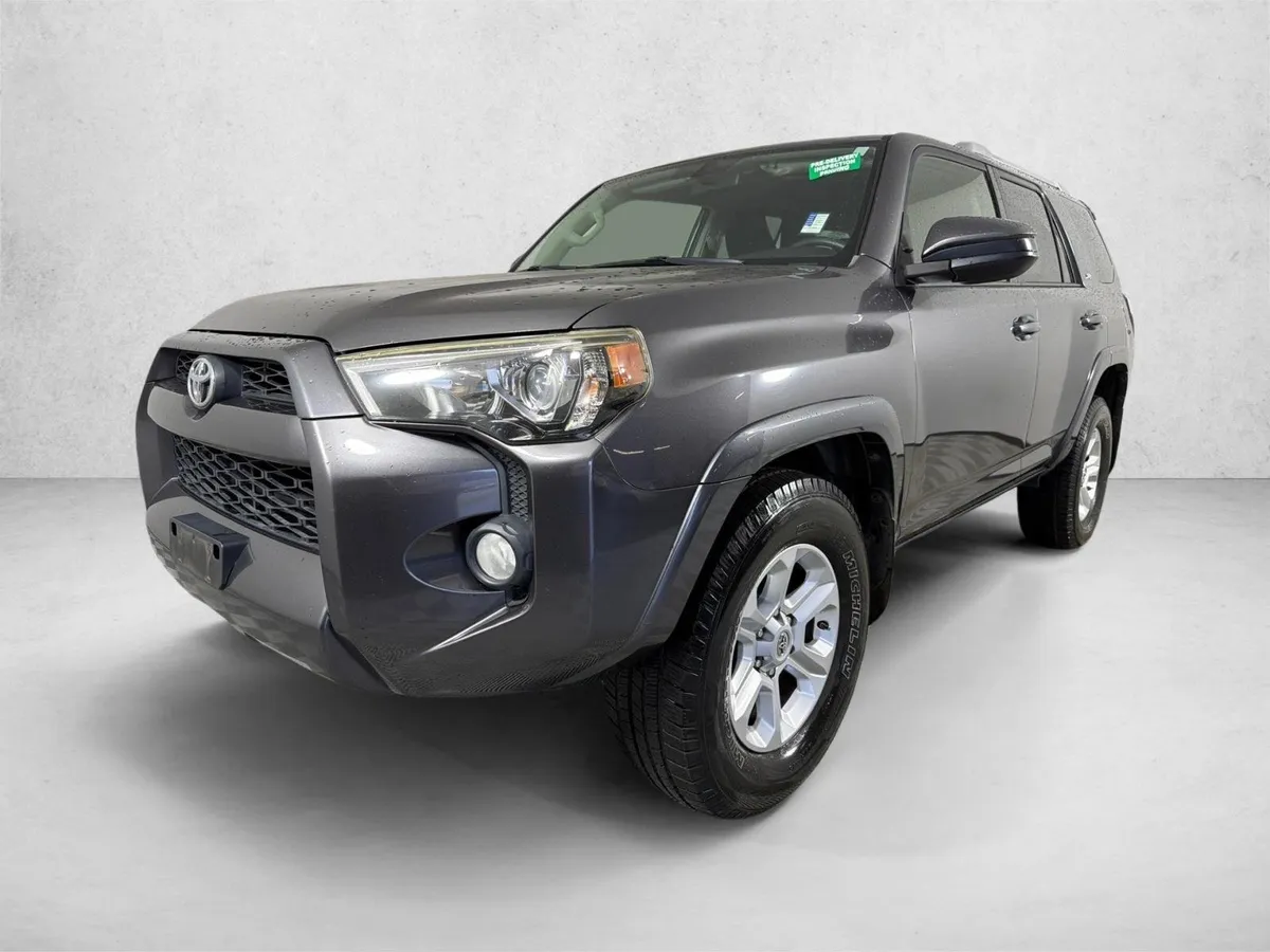 2016 Toyota 4Runner SR5 thumbnail 8