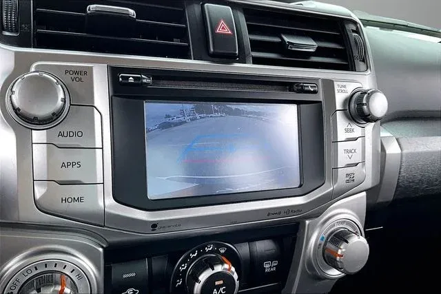 2016 Toyota 4Runner SR5 thumbnail 13