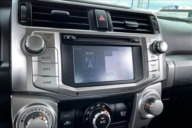 2016 Toyota 4Runner SR5 thumbnail 21