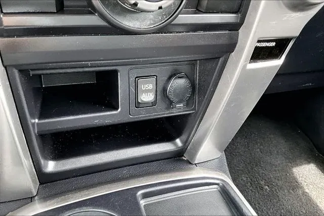 2016 Toyota 4Runner SR5 thumbnail 23