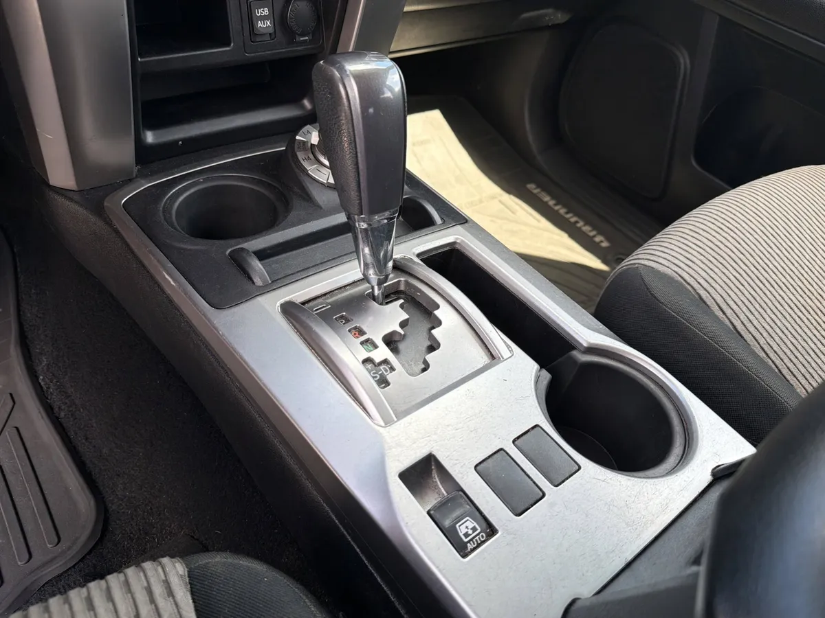 2016 Toyota 4Runner SR5 thumbnail 19