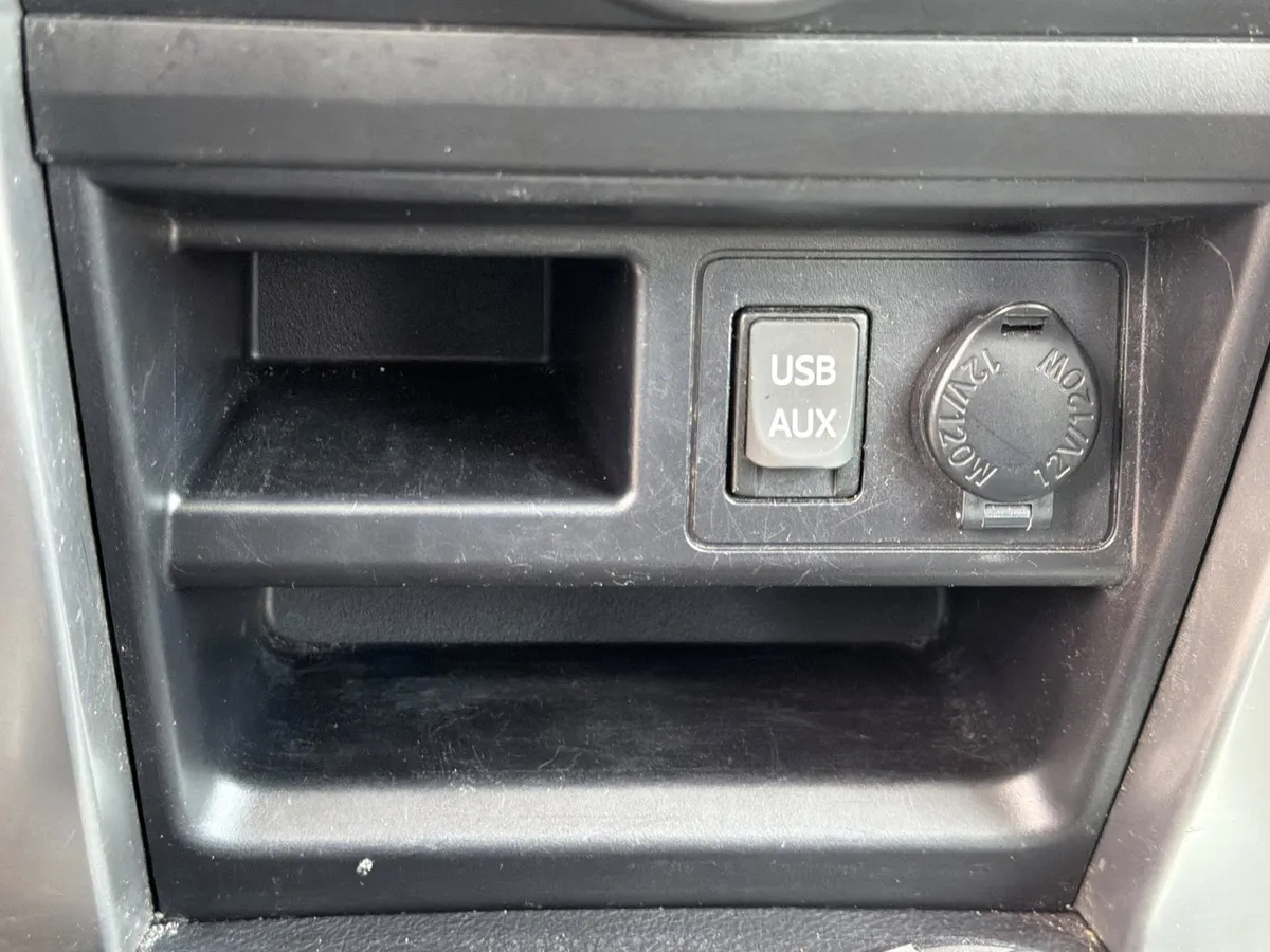 2016 Toyota 4Runner SR5 thumbnail 20