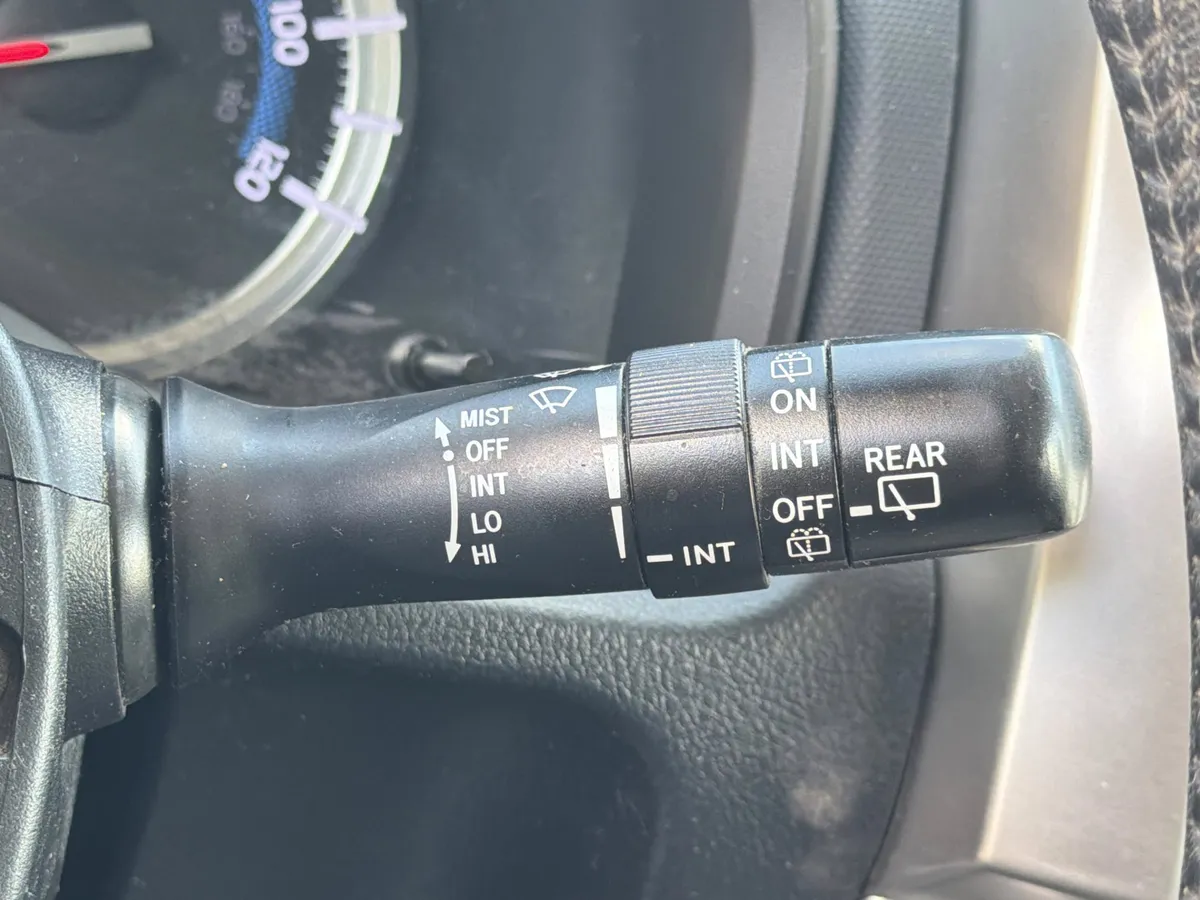 2016 Toyota 4Runner SR5 thumbnail 21