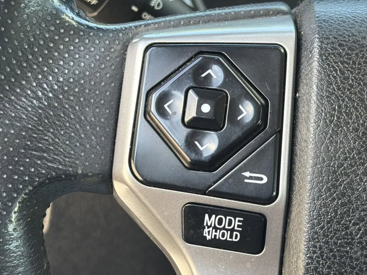 2016 Toyota 4Runner SR5 thumbnail 23