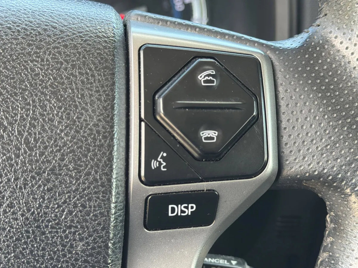 2016 Toyota 4Runner SR5 thumbnail 25