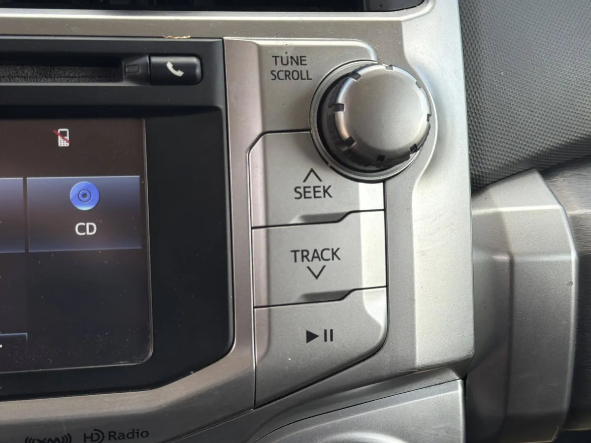 2016 Toyota 4Runner SR5 thumbnail 30