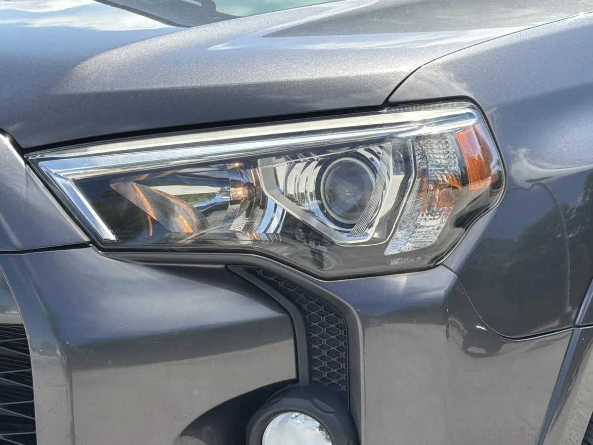2016 Toyota 4Runner SR5 thumbnail 36