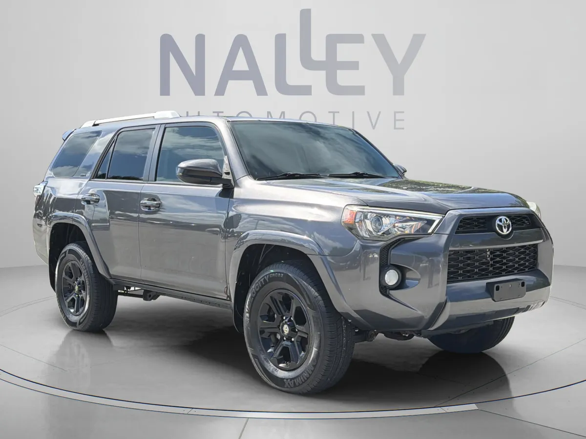 2016 Toyota 4Runner SR5 thumbnail 6