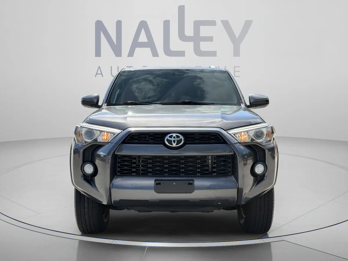 2016 Toyota 4Runner SR5 thumbnail 7