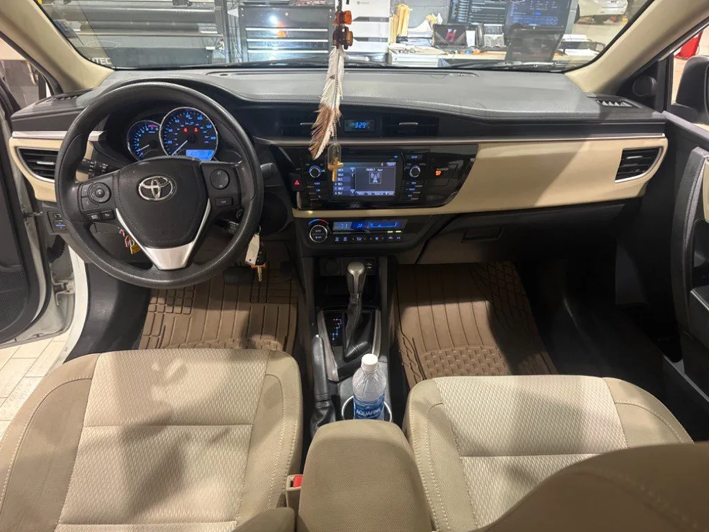 2016 Toyota Corolla LE Plus thumbnail 11