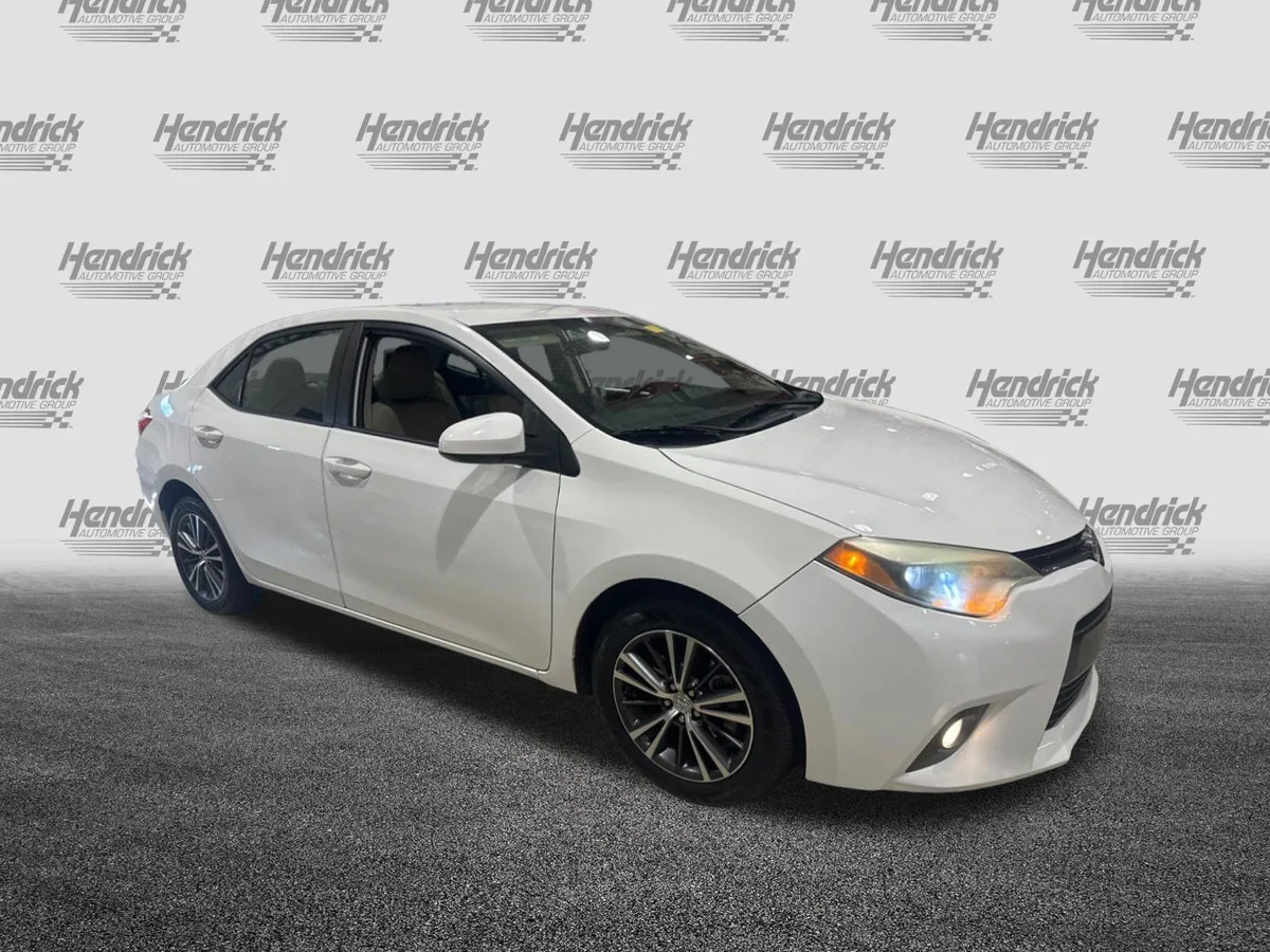 2016 Toyota Corolla LE Plus thumbnail 2