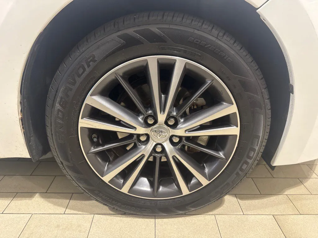 2016 Toyota Corolla LE Plus thumbnail 4