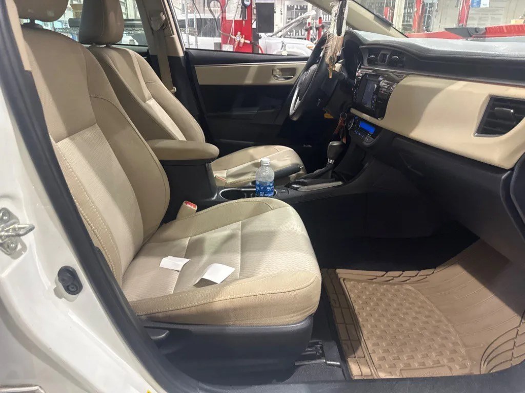 2016 Toyota Corolla LE Plus thumbnail 5