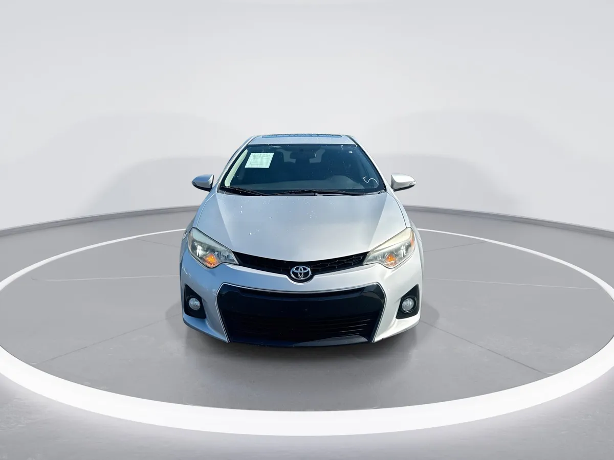 2016 Toyota Corolla S thumbnail 2