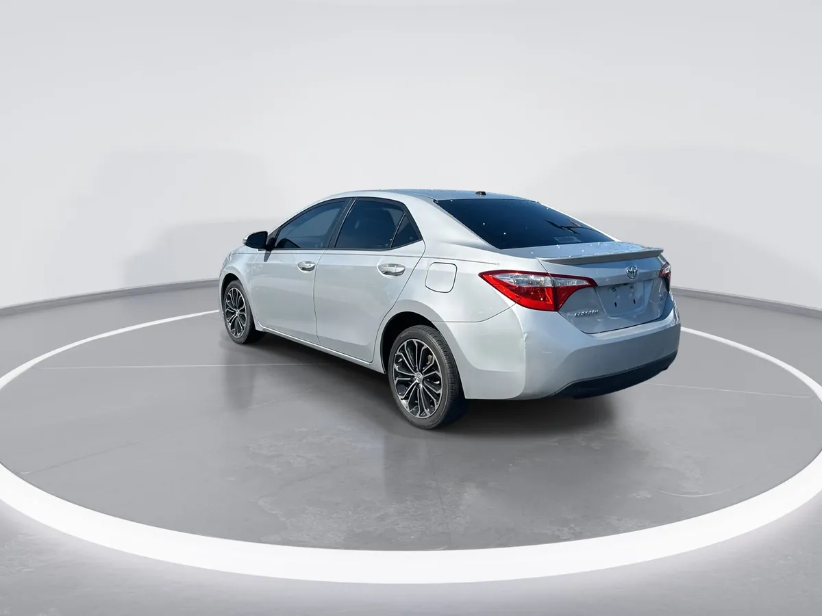 2016 Toyota Corolla S thumbnail 6