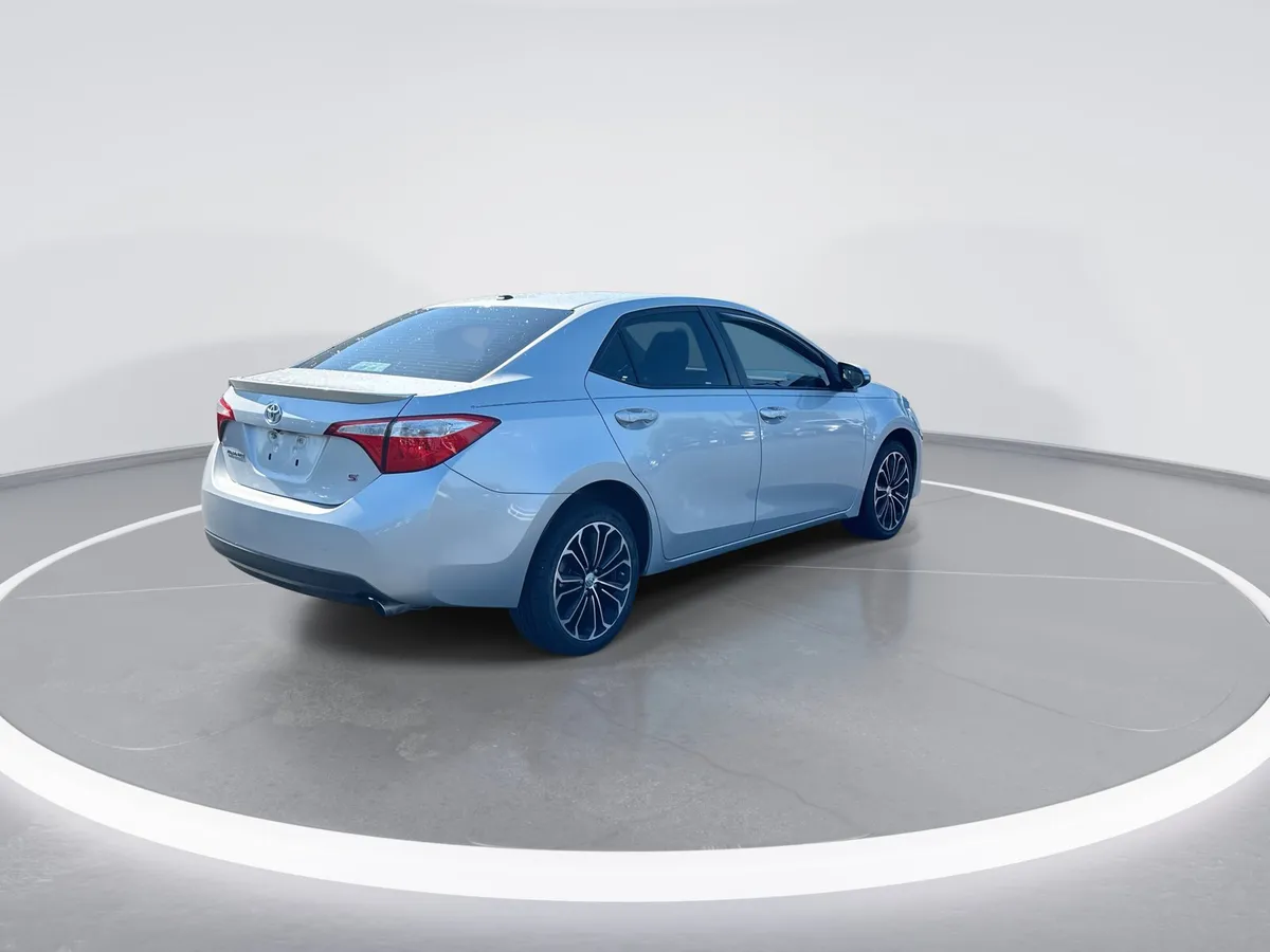 2016 Toyota Corolla S thumbnail 8
