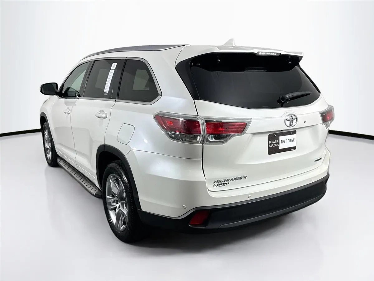 2016 Toyota Highlander Limited thumbnail 13