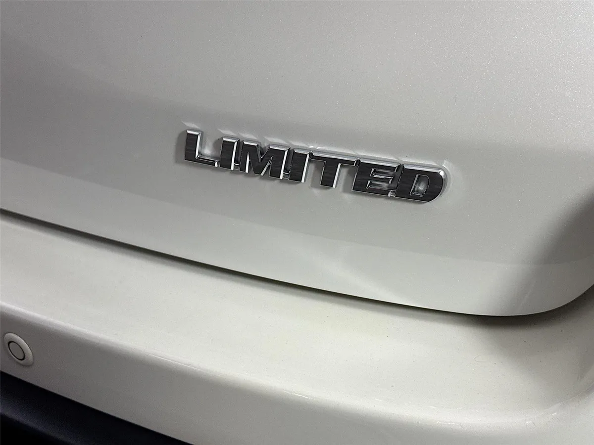 2016 Toyota Highlander Limited thumbnail 15
