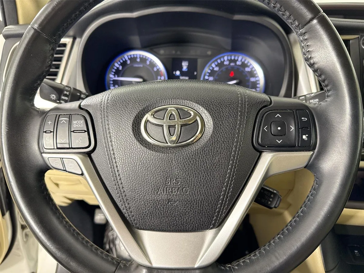 2016 Toyota Highlander Limited thumbnail 17