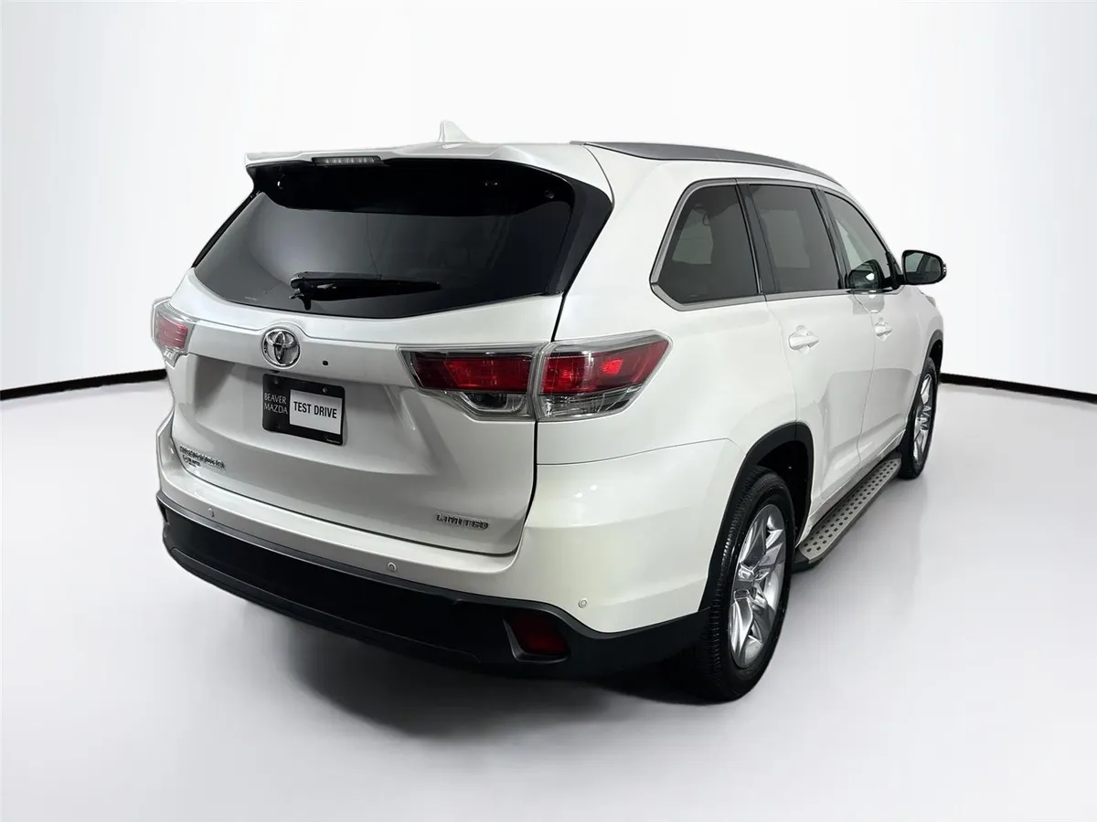 2016 Toyota Highlander Limited thumbnail 2