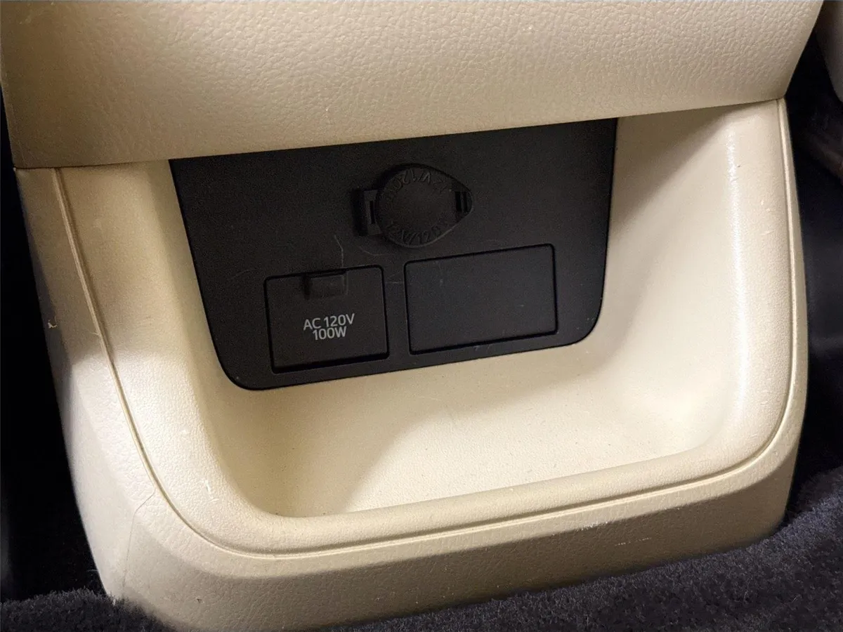 2016 Toyota Highlander Limited thumbnail 38