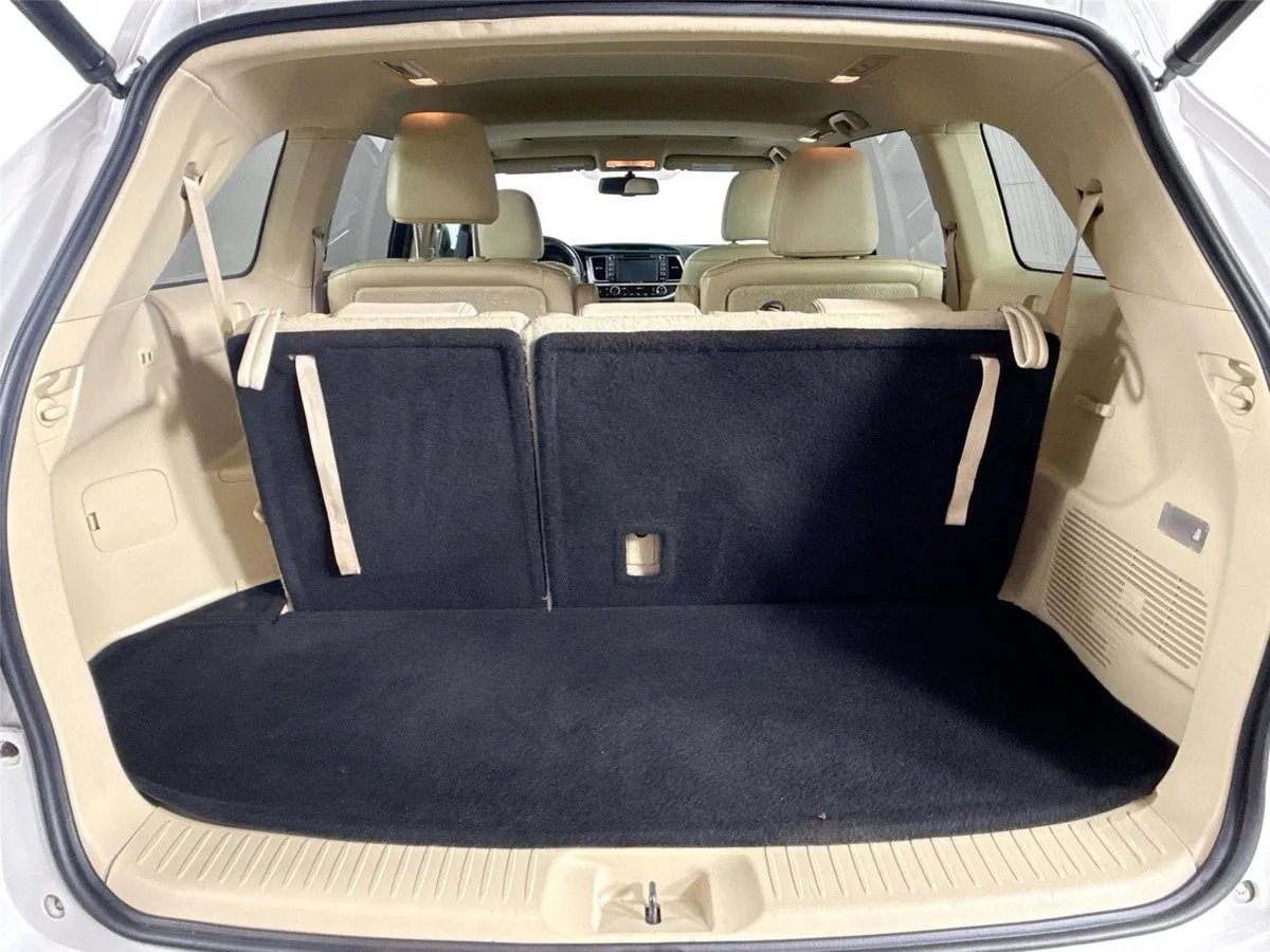 2016 Toyota Highlander Limited thumbnail 39