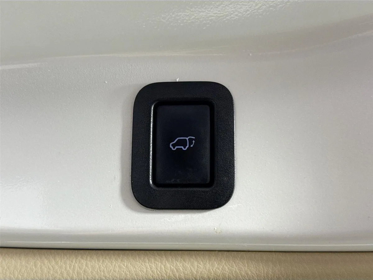 2016 Toyota Highlander Limited thumbnail 40