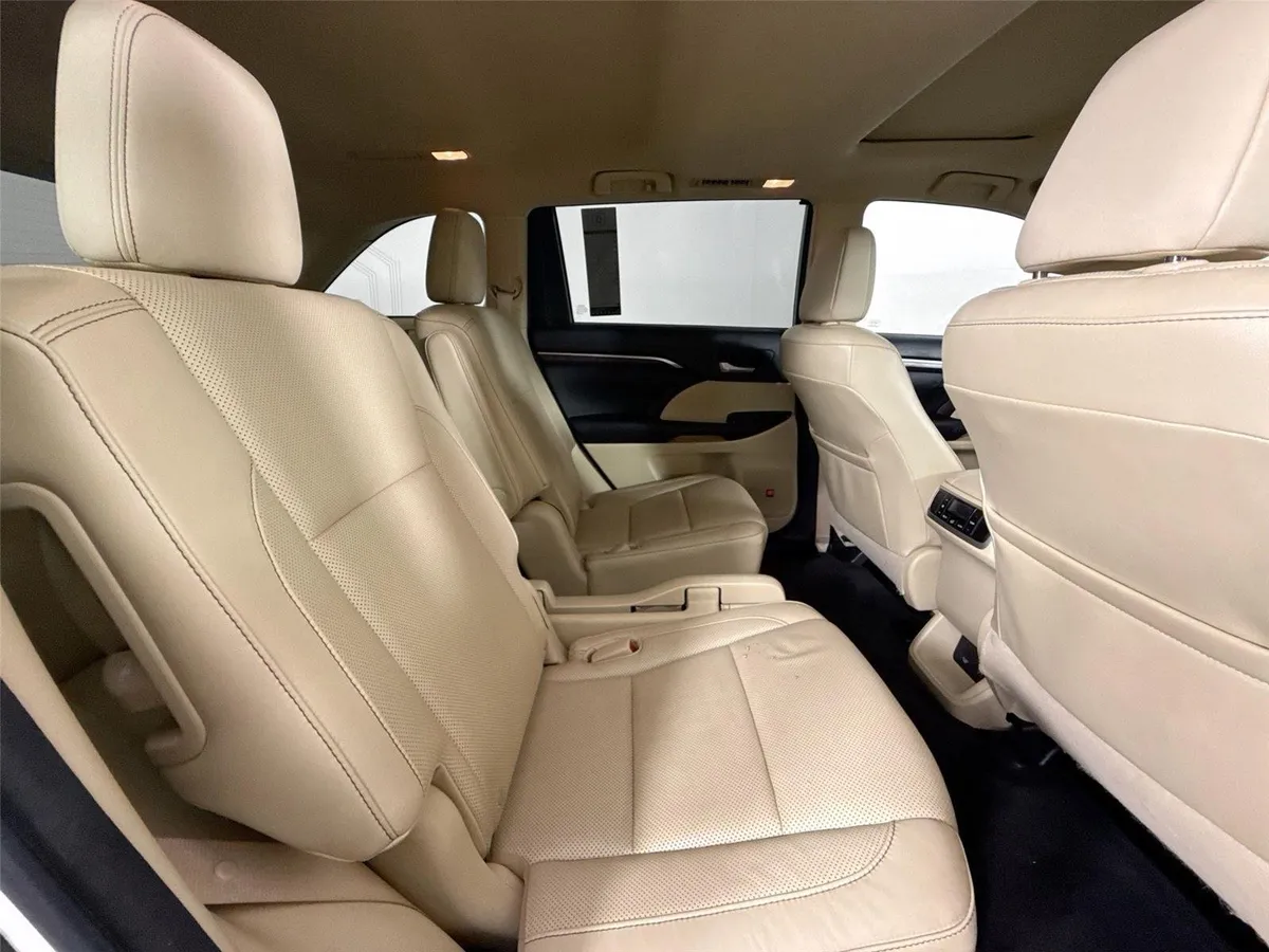 2016 Toyota Highlander Limited thumbnail 42
