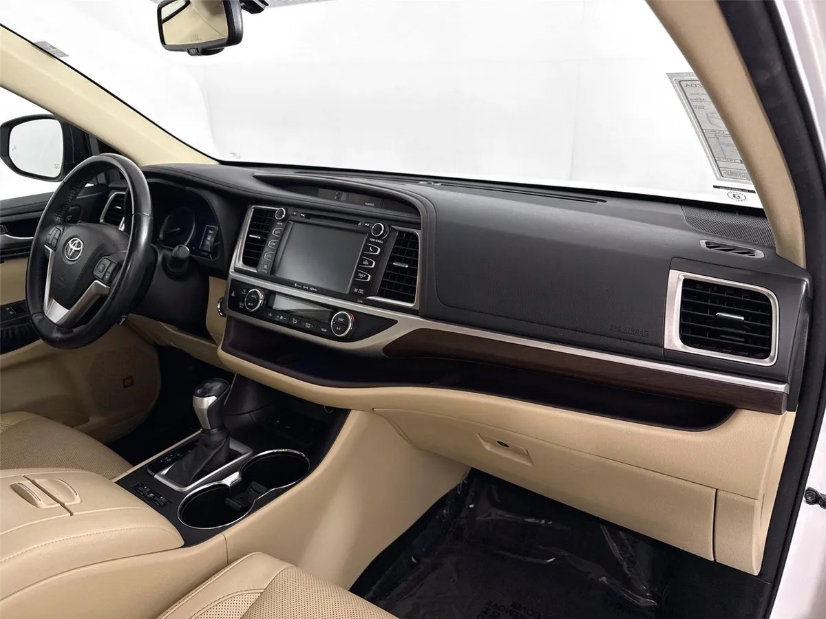 2016 Toyota Highlander Limited thumbnail 44