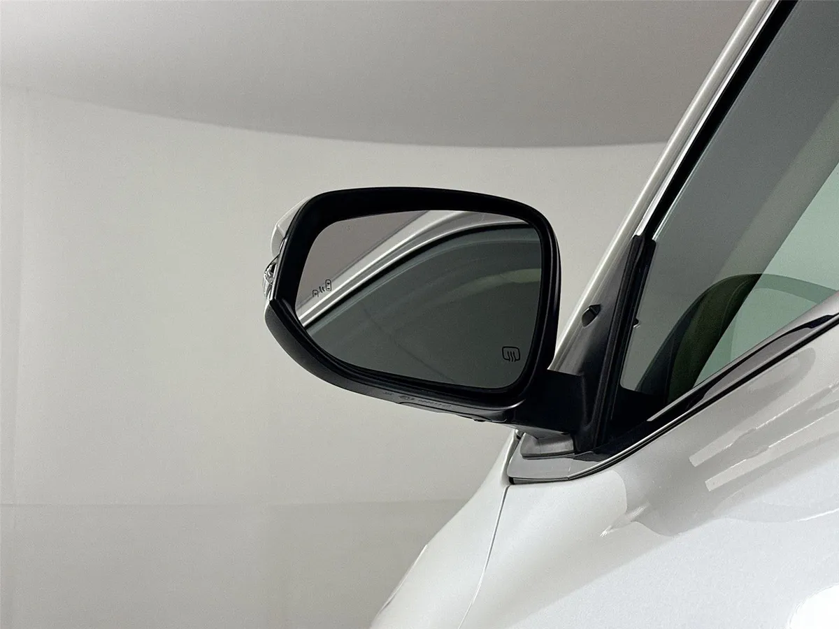 2016 Toyota Highlander Limited thumbnail 5