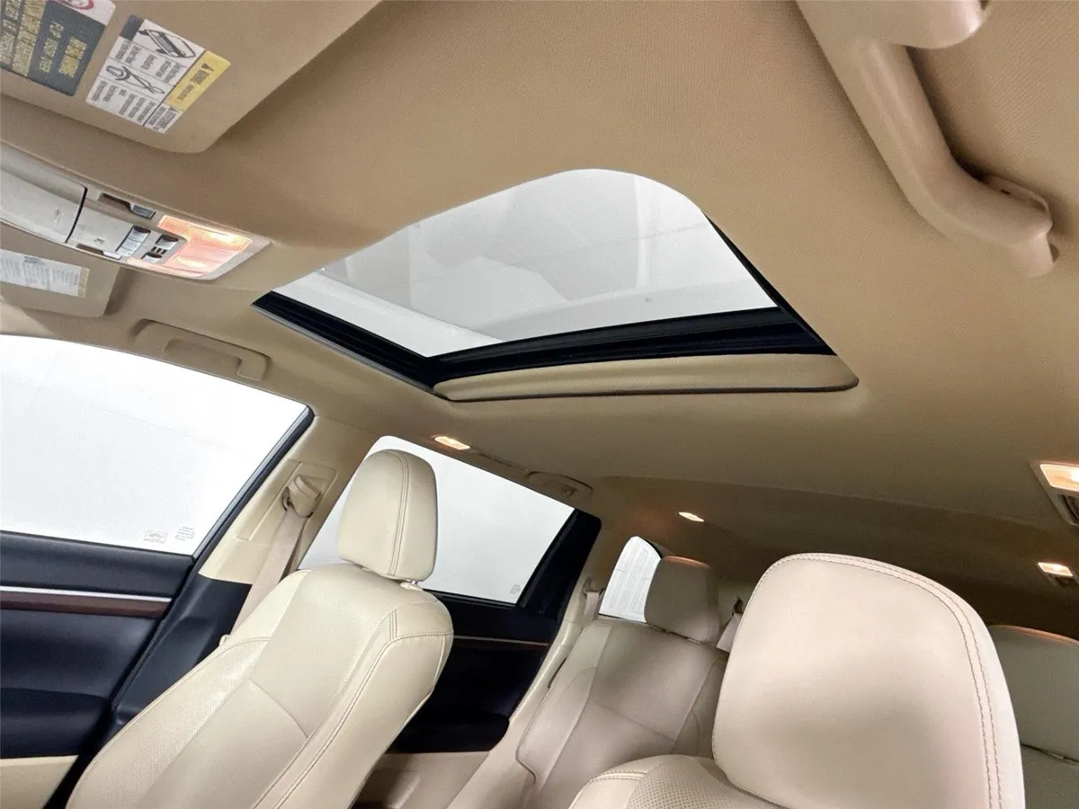 2016 Toyota Highlander Limited thumbnail 6