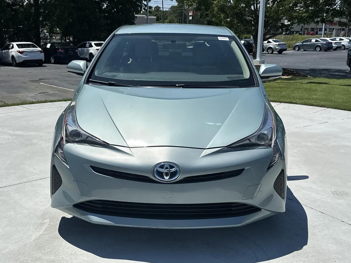 2016 Toyota Prius Two thumbnail 2