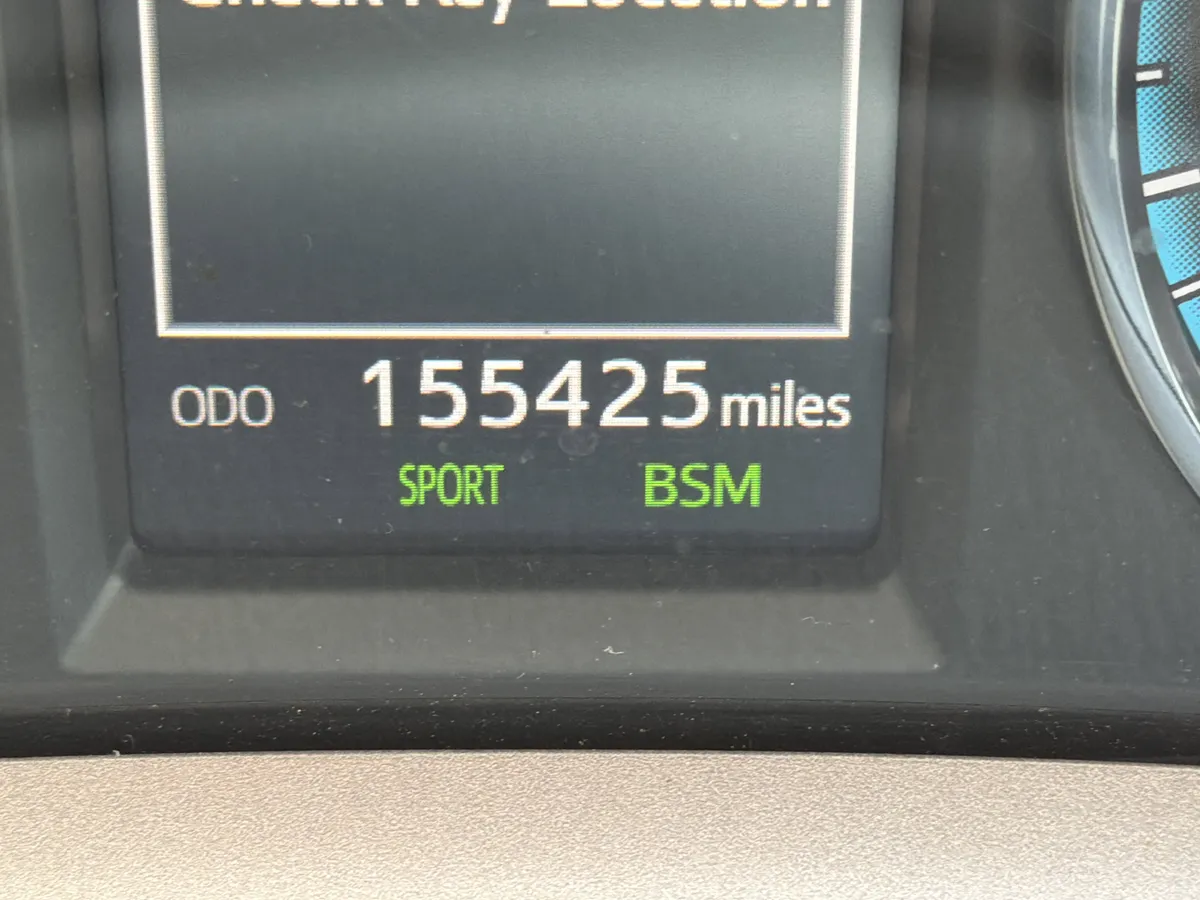 2016 Toyota RAV4 Hybrid Limited thumbnail 21