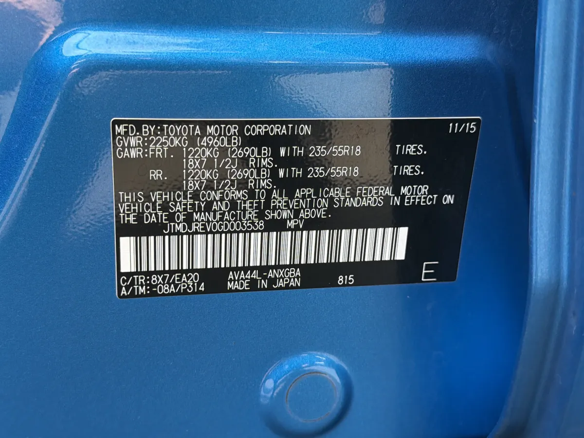 2016 Toyota RAV4 Hybrid Limited thumbnail 35