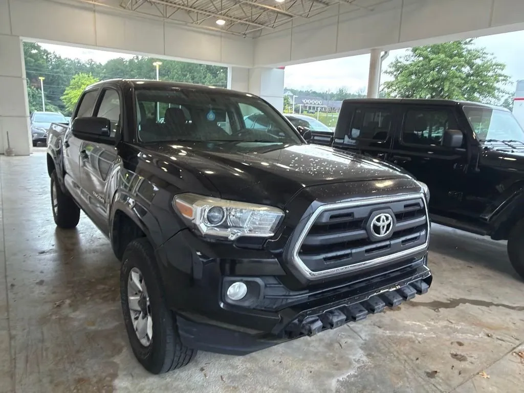 2016 Toyota Tacoma thumbnail 4