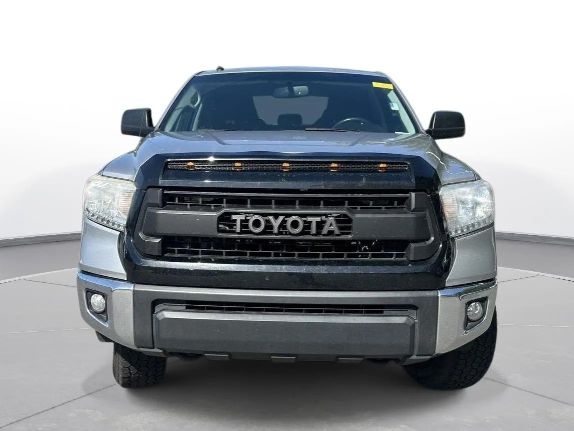 2016 Toyota Tundra SR5 thumbnail 3