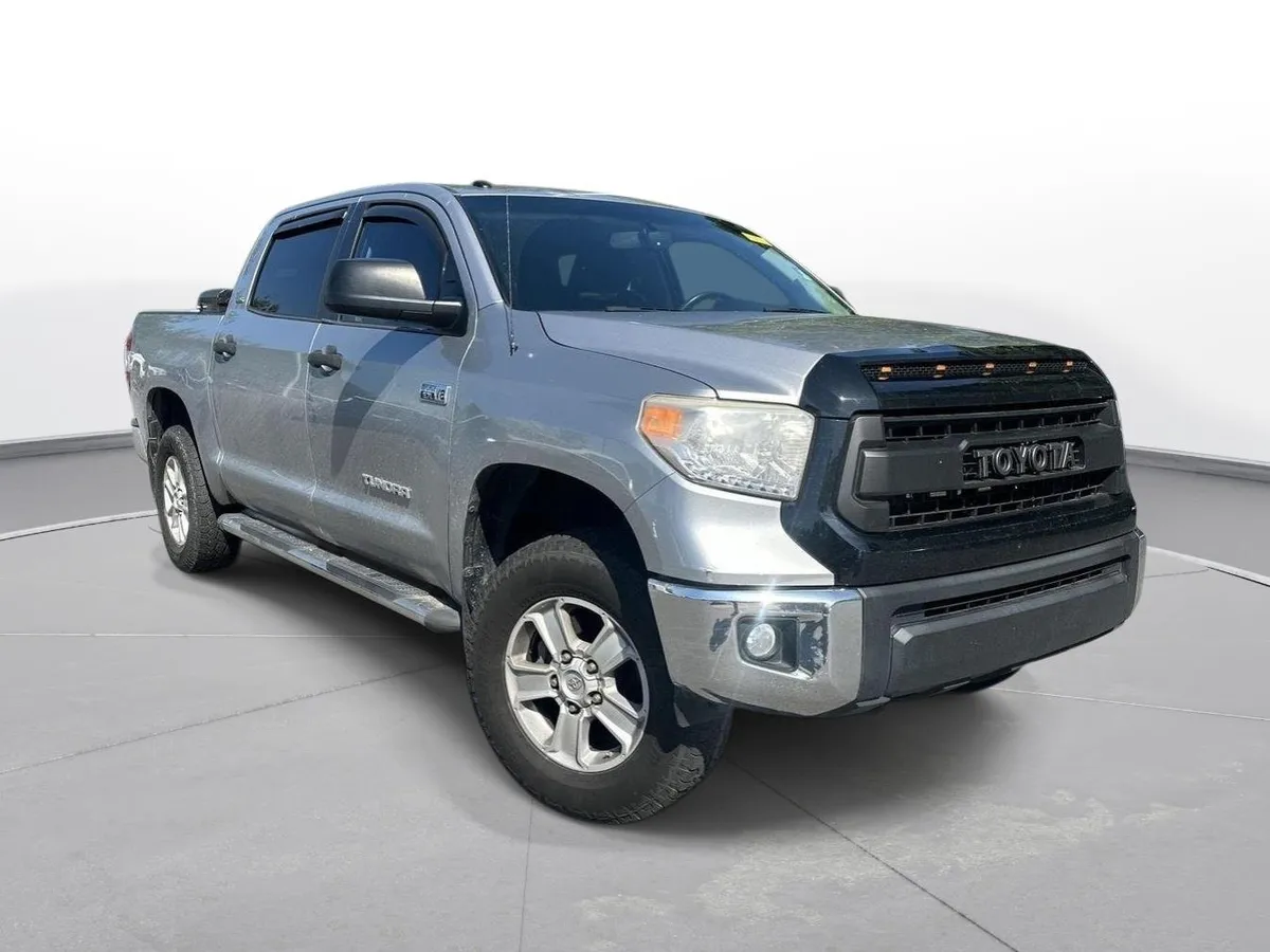 2016 Toyota Tundra SR5 thumbnail 4