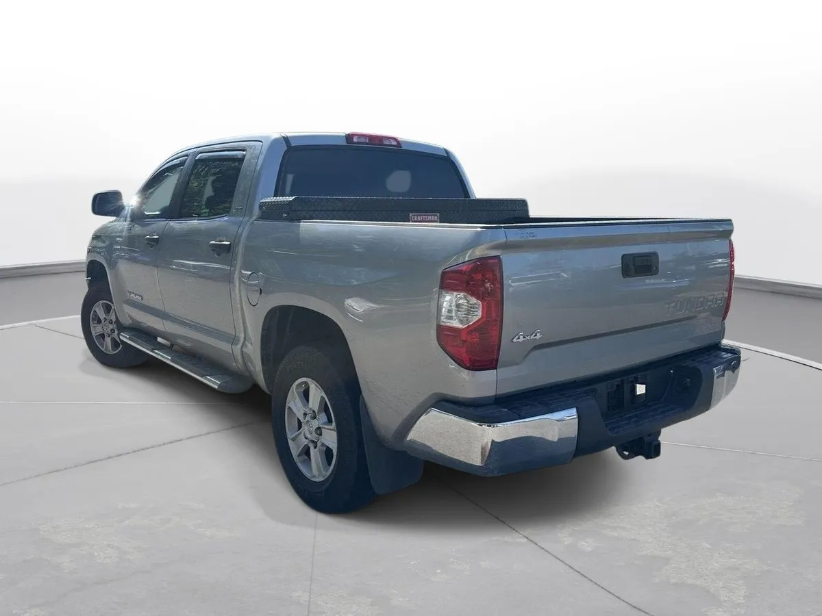 2016 Toyota Tundra SR5 thumbnail 8