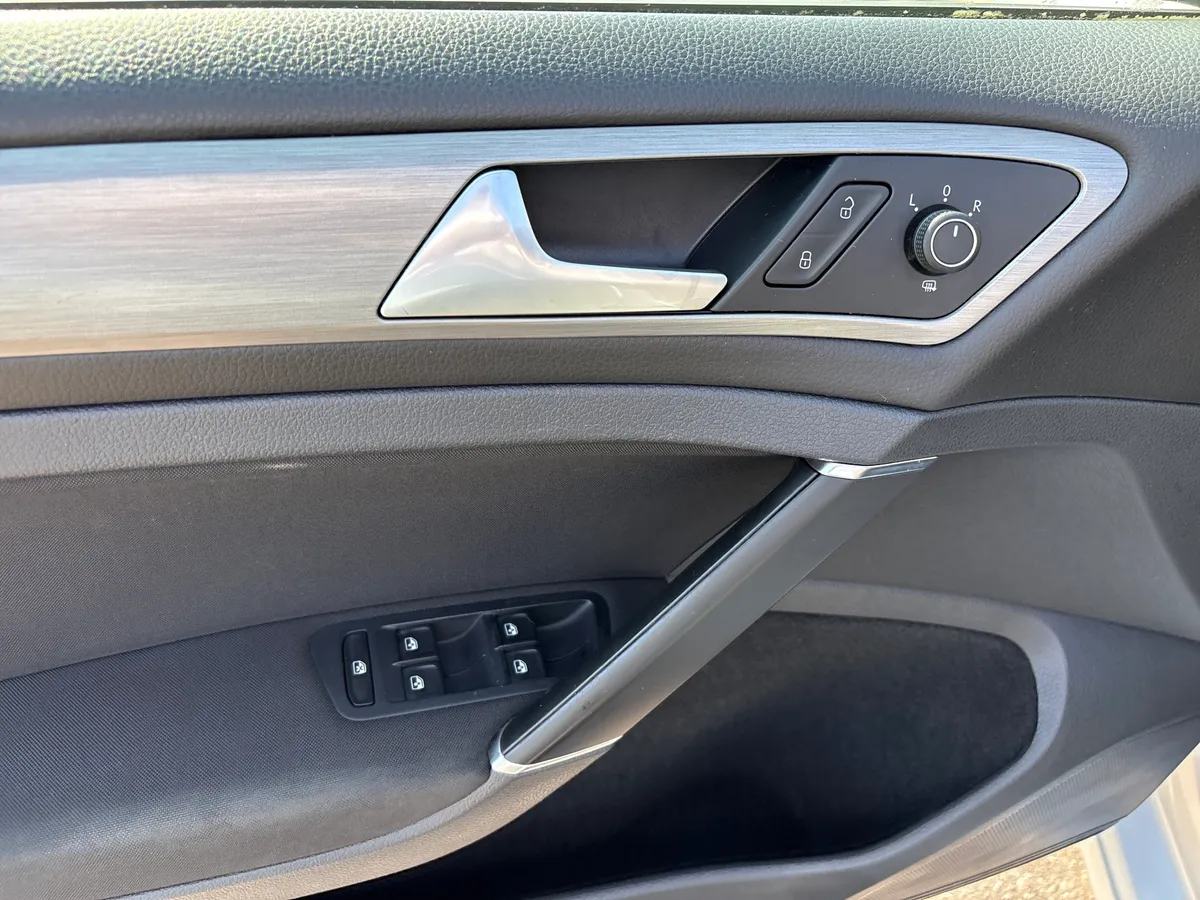 2016 Volkswagen Golf SportWagen TSI S thumbnail 15