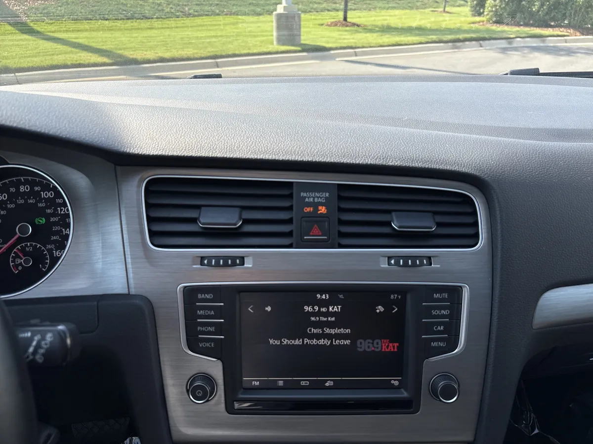 2016 Volkswagen Golf SportWagen TSI S thumbnail 26