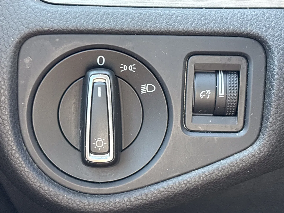 2016 Volkswagen Golf SportWagen TSI S thumbnail 30