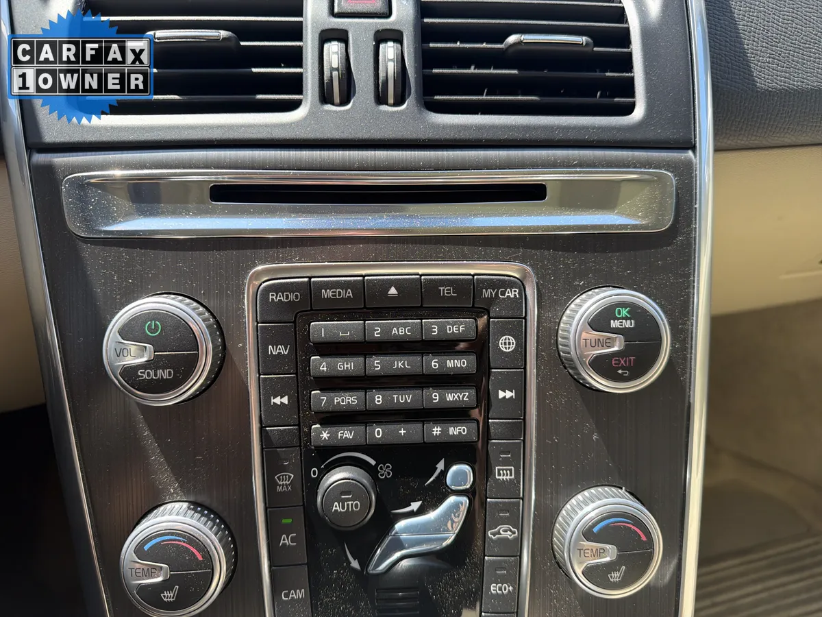2016 Volvo XC60 T5 Drive-E Platinum thumbnail 25