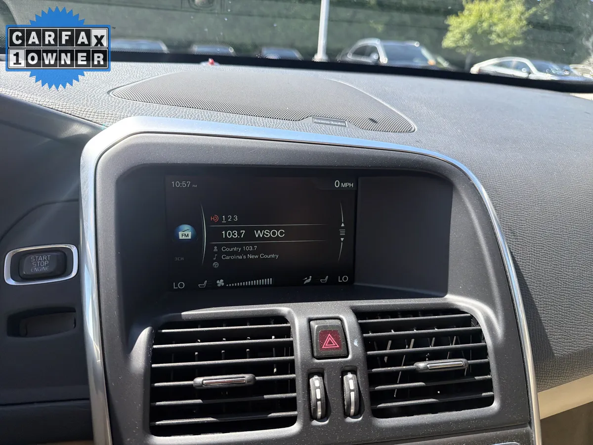 2016 Volvo XC60 T5 Drive-E Platinum thumbnail 28