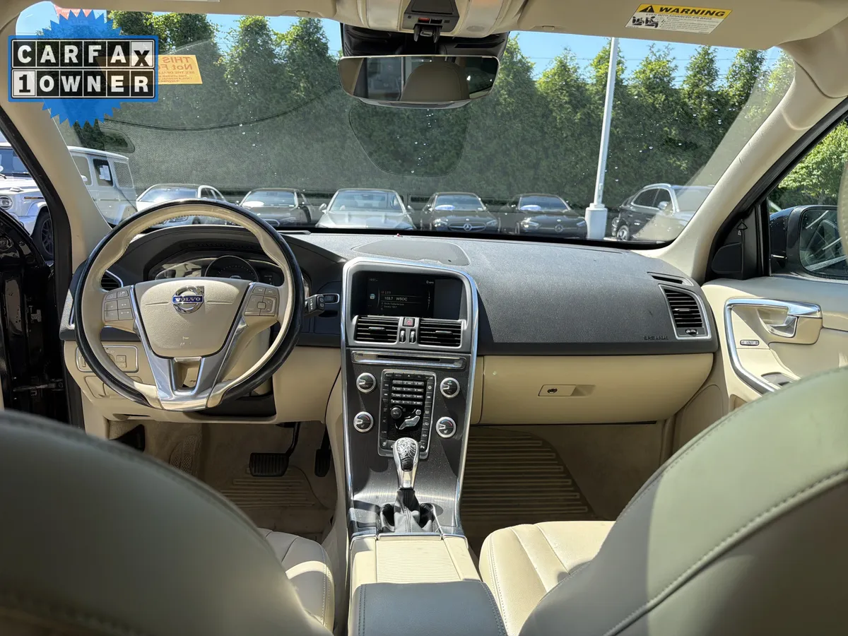 2016 Volvo XC60 T5 Drive-E Platinum thumbnail 29