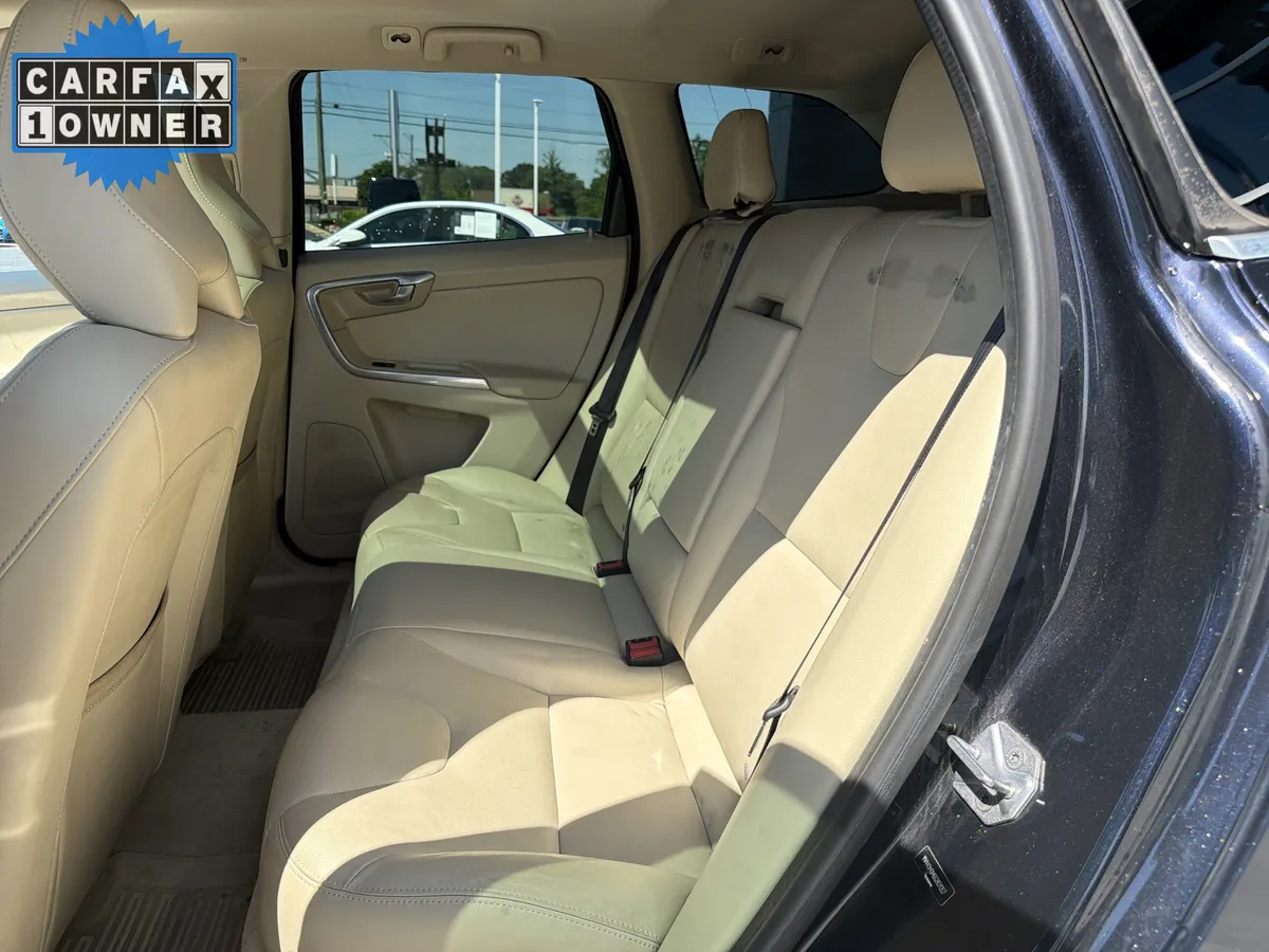 2016 Volvo XC60 T5 Drive-E Platinum thumbnail 31